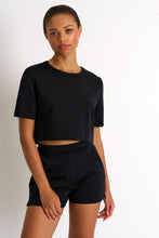 Load image into Gallery viewer, SHAN -Classic short-sleeve crop top
